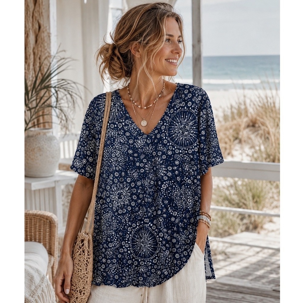 Torrid Super Soft Knit V-Neck Tunic Top Navy Blue Bandana Print Plus Size 2